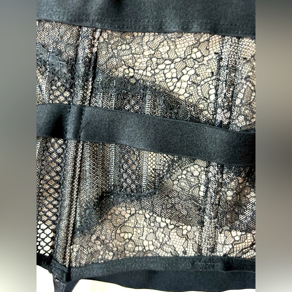 Victoria’s Secret Bra/Garter Lingerie piece RARE! - Picture 4 of 5